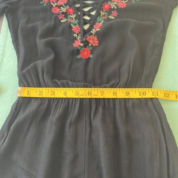 American Eagle Floral Embroidered‎ Detail Bell Sleeve Short Romper - Picture 12 of 14